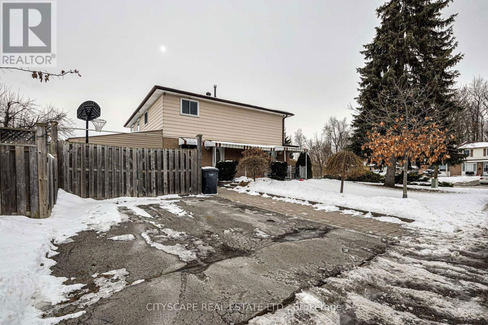 48 MANDARIN CRESCENT Image 28