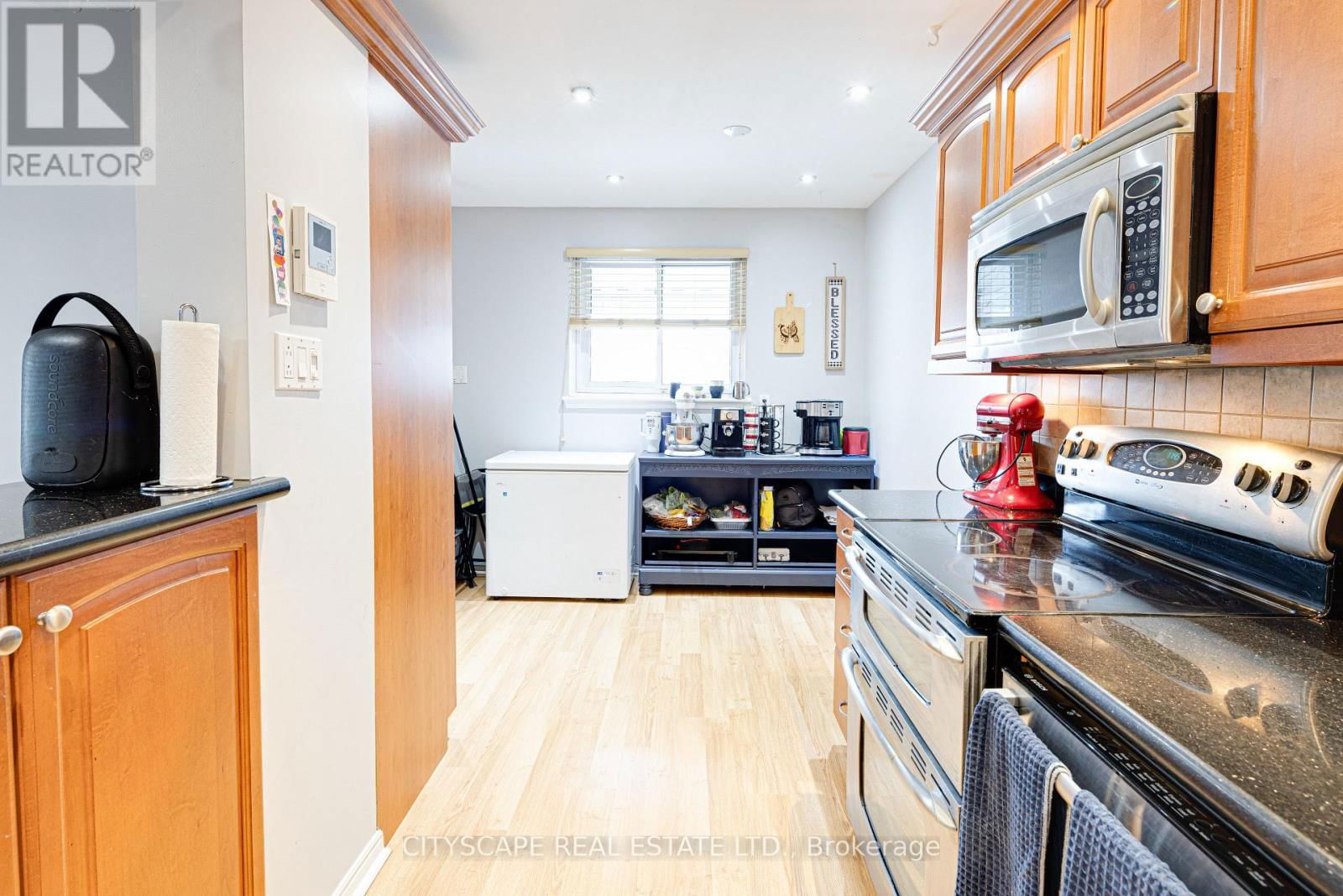 48 MANDARIN CRESCENT Image 5