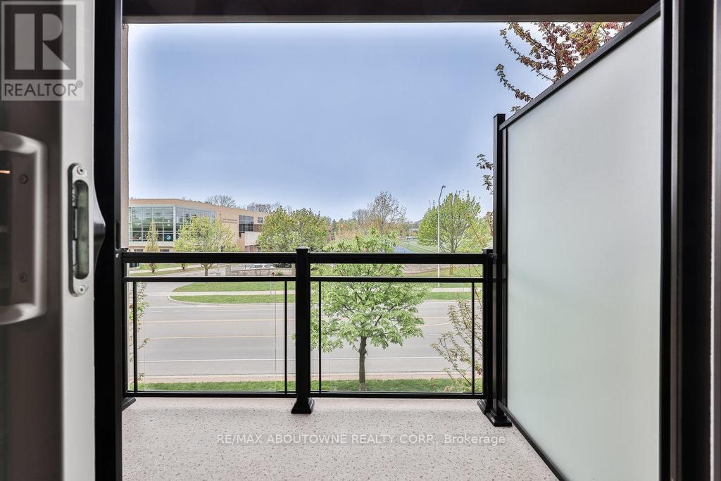 207 - 128 GARDEN DRIVE Image 19