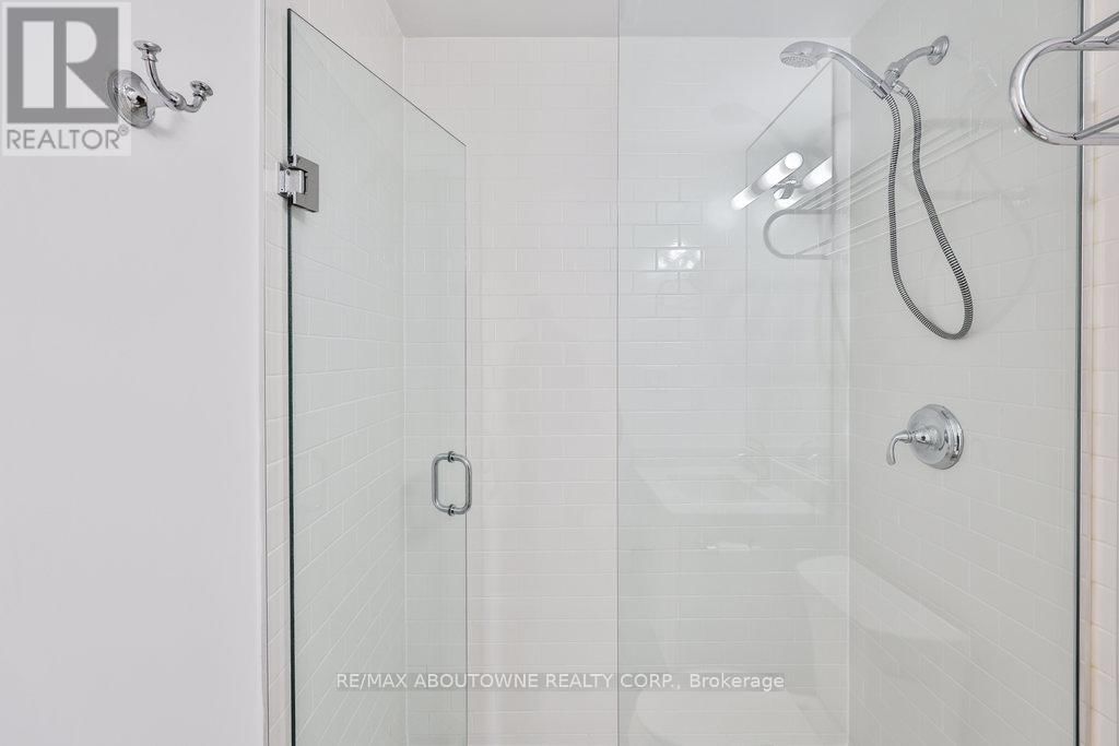 207 - 128 GARDEN DRIVE Image 29