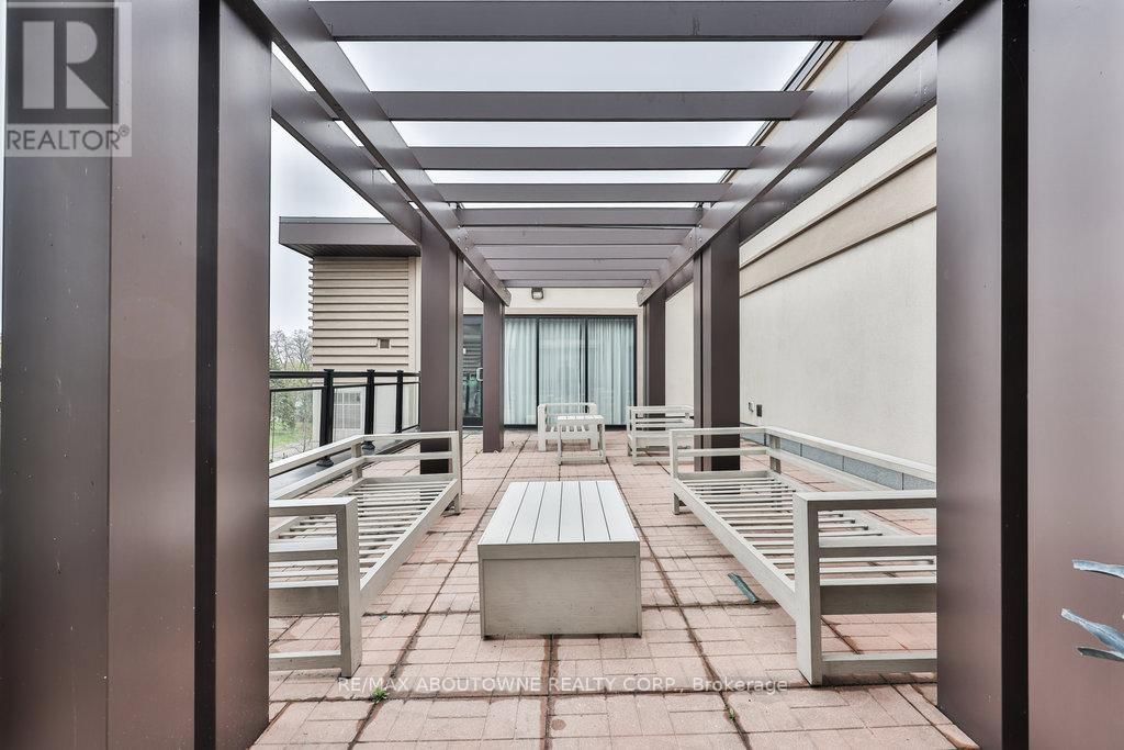 207 - 128 GARDEN DRIVE Image 32