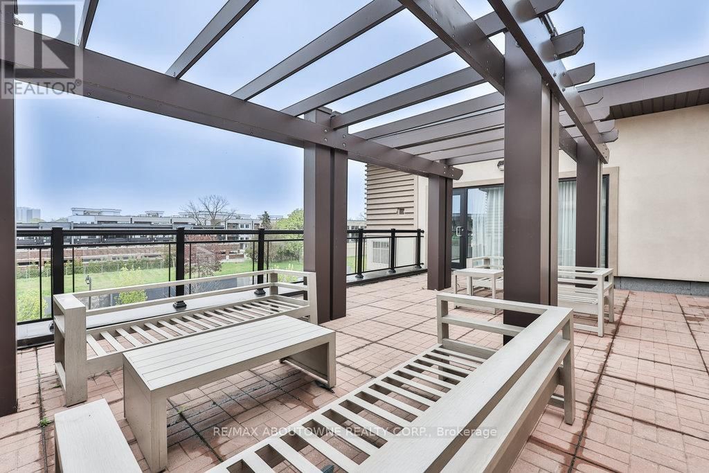 207 - 128 GARDEN DRIVE Image 33