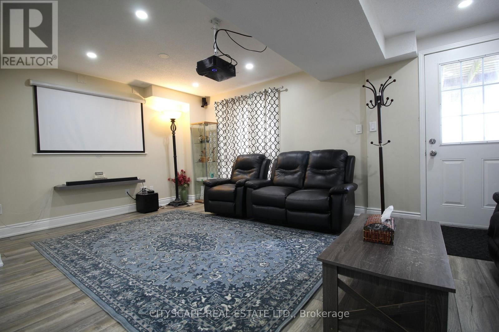 4712 COLOMBO CRESCENT Image 26