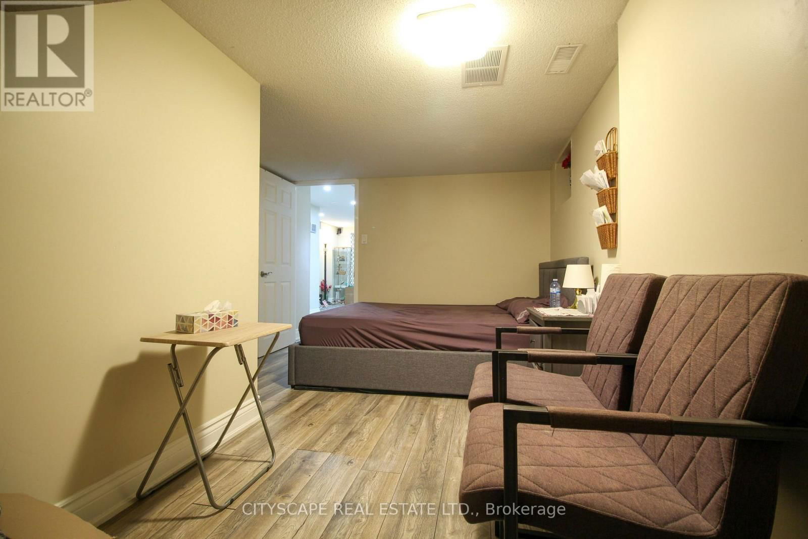 4712 COLOMBO CRESCENT Image 29
