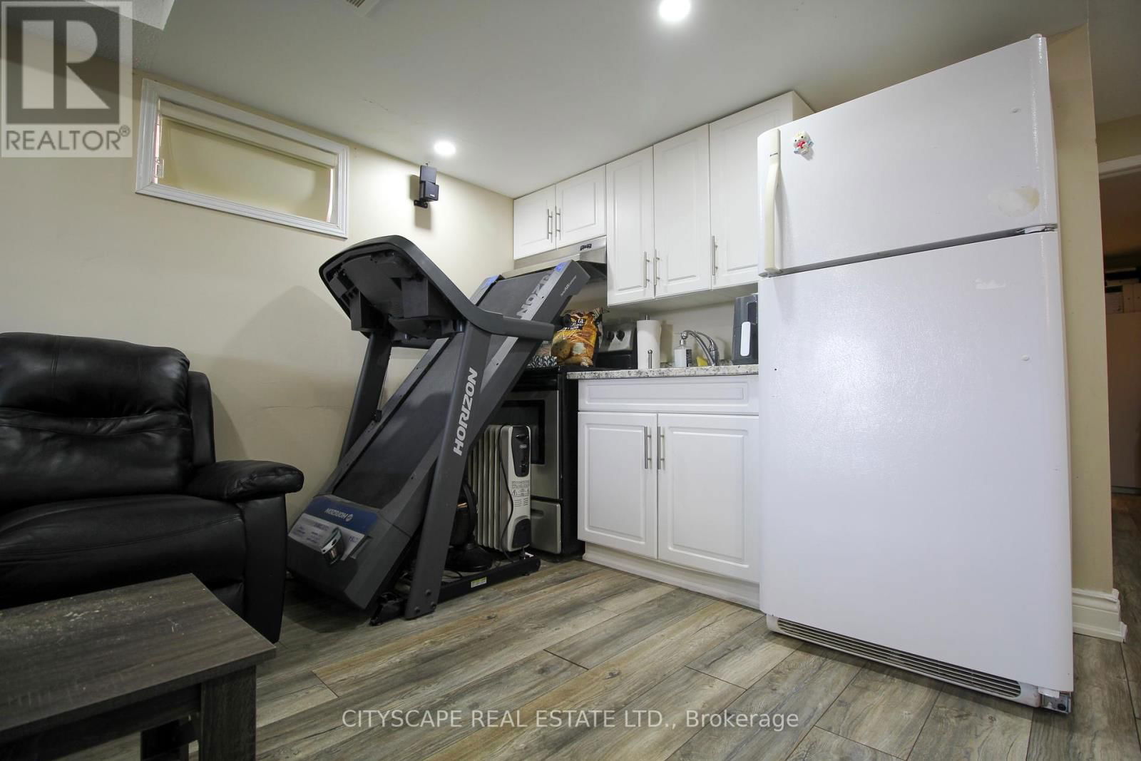 4712 COLOMBO CRESCENT Image 30