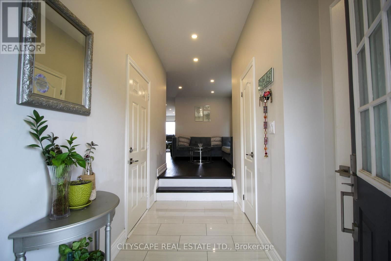 4712 COLOMBO CRESCENT Image 4