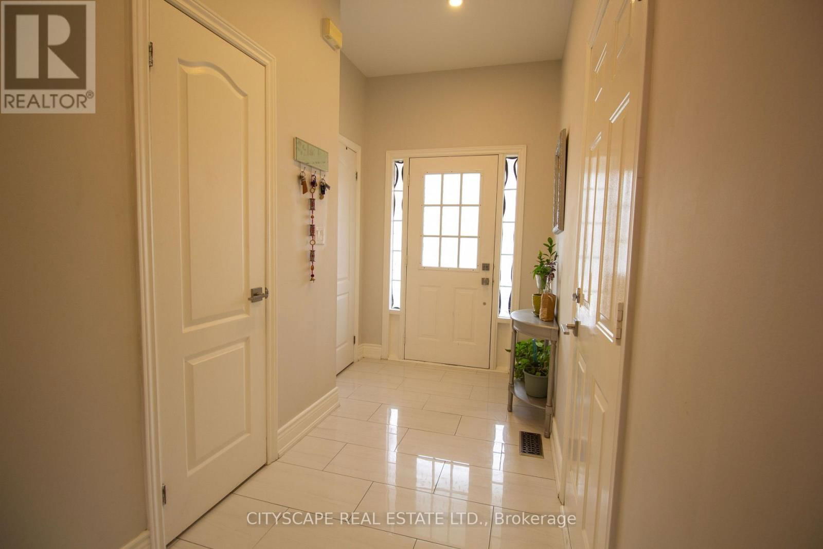 4712 COLOMBO CRESCENT Image 6