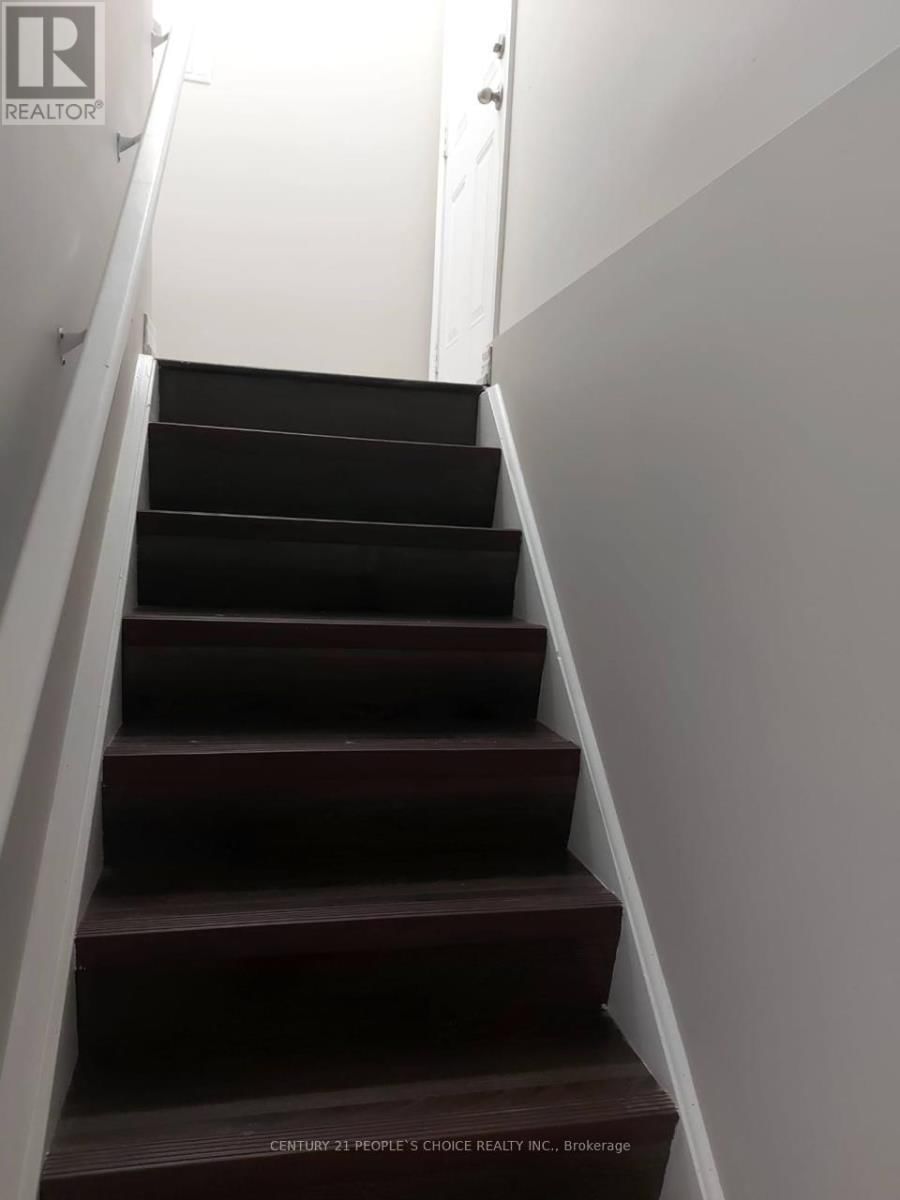92 YARDLEY CRESCENT Image 1