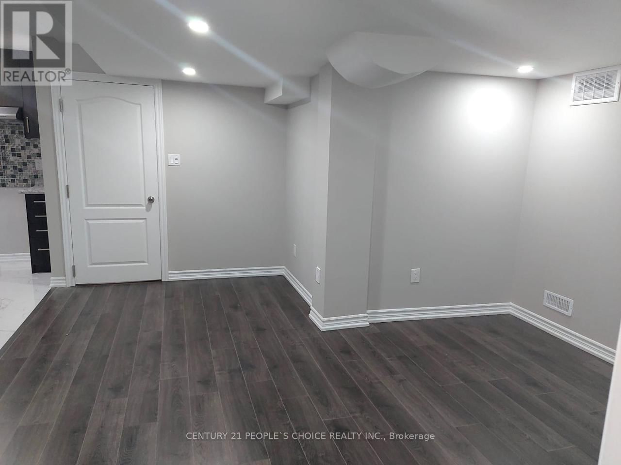 92 YARDLEY CRESCENT Image 2