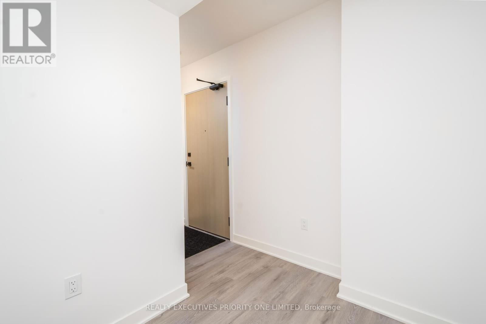 405 - 36 ZORRA STREET Image 19