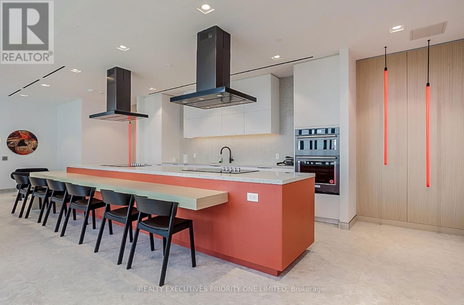 405 - 36 ZORRA STREET Image 33