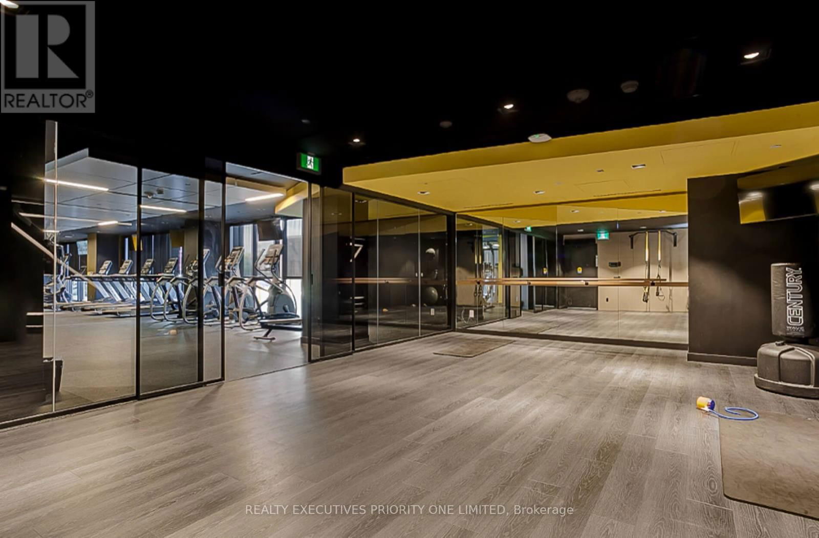405 - 36 ZORRA STREET Image 37