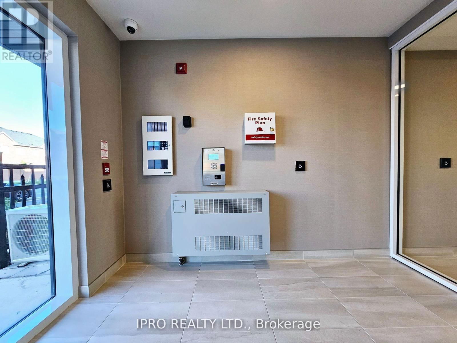 311 - 62 SKY HARBOUR DRIVE Image 2