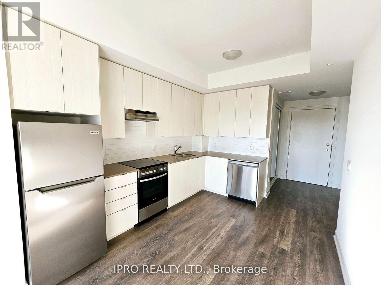 311 - 62 SKY HARBOUR DRIVE Image 5