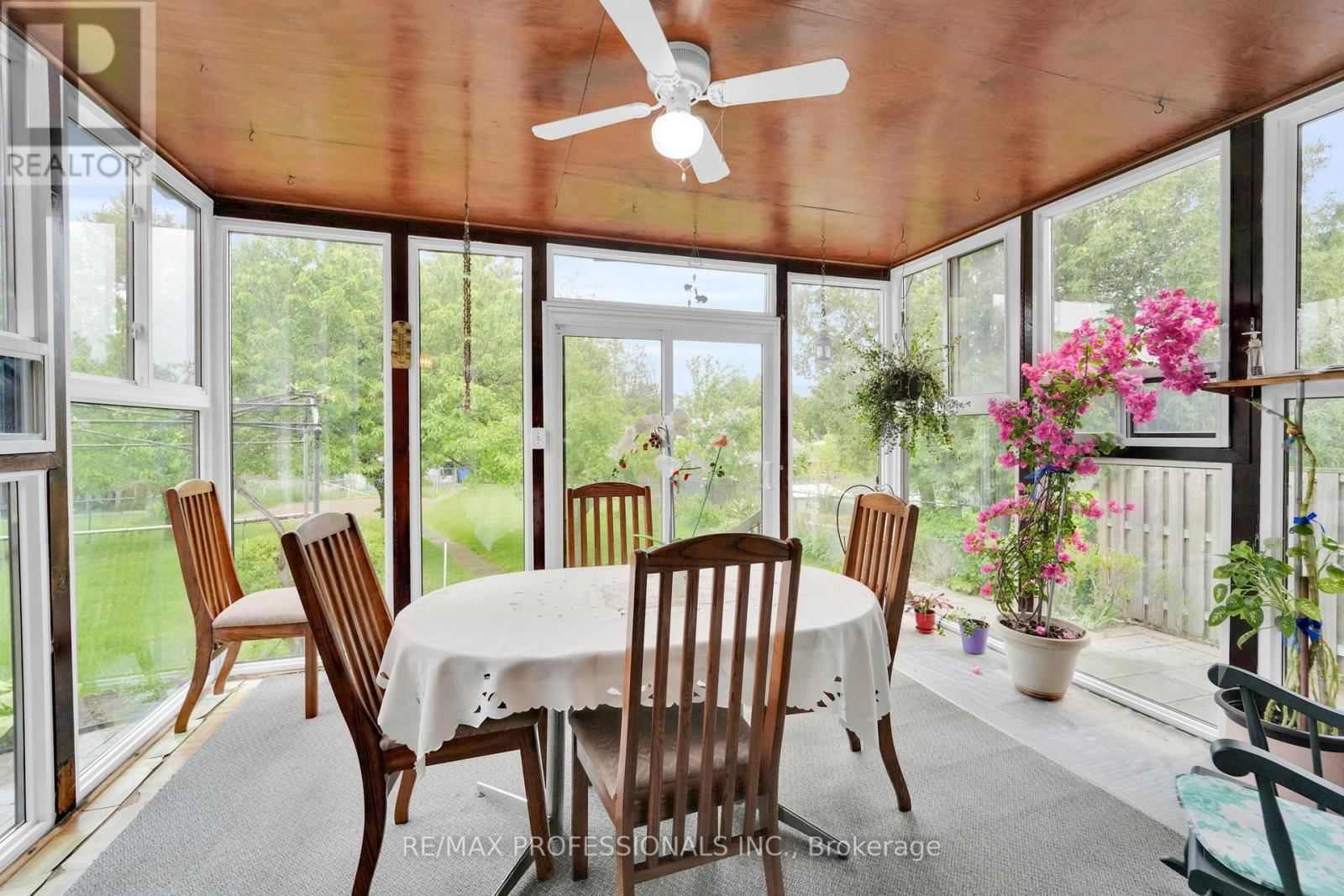 65 STRATHBURN BOULEVARD Image 12