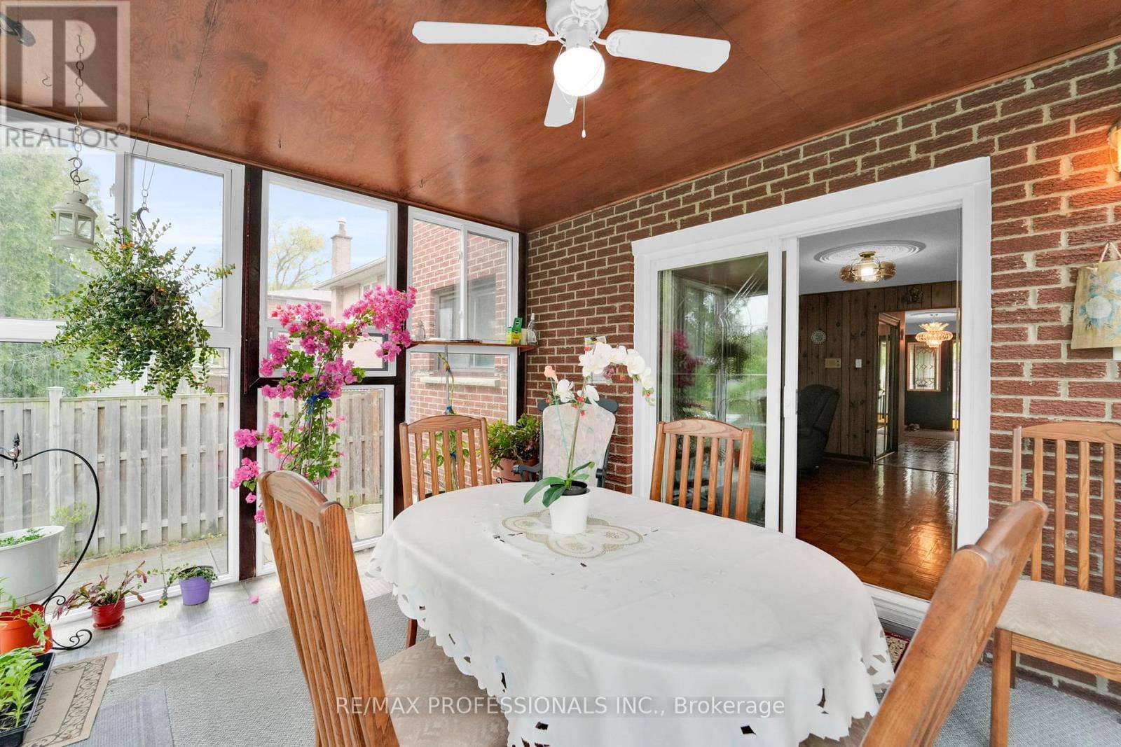 65 STRATHBURN BOULEVARD Image 13