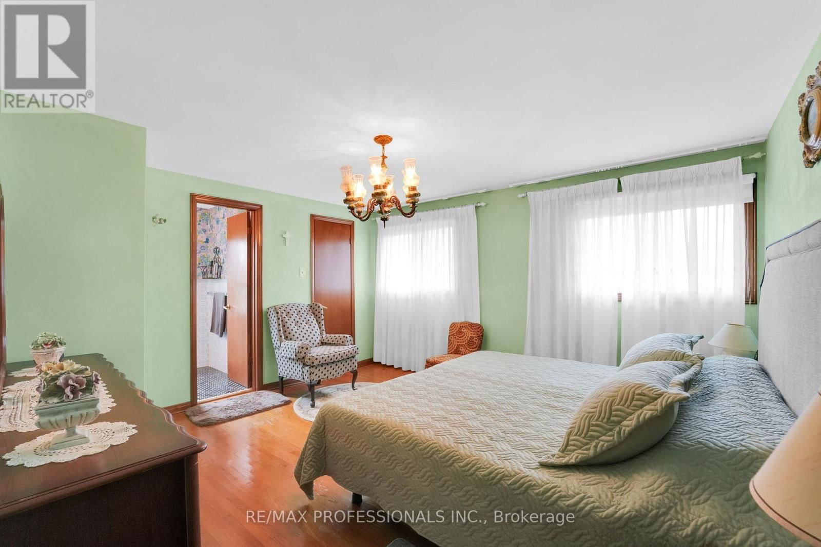 65 STRATHBURN BOULEVARD Image 15