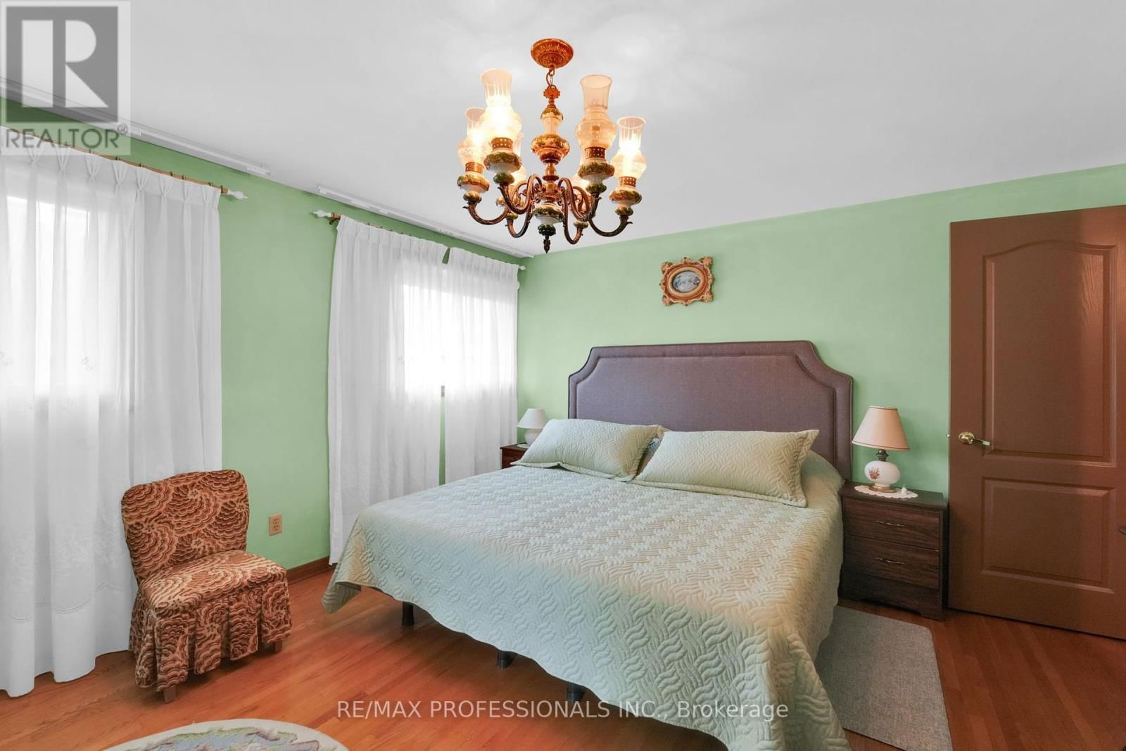 65 STRATHBURN BOULEVARD Image 16