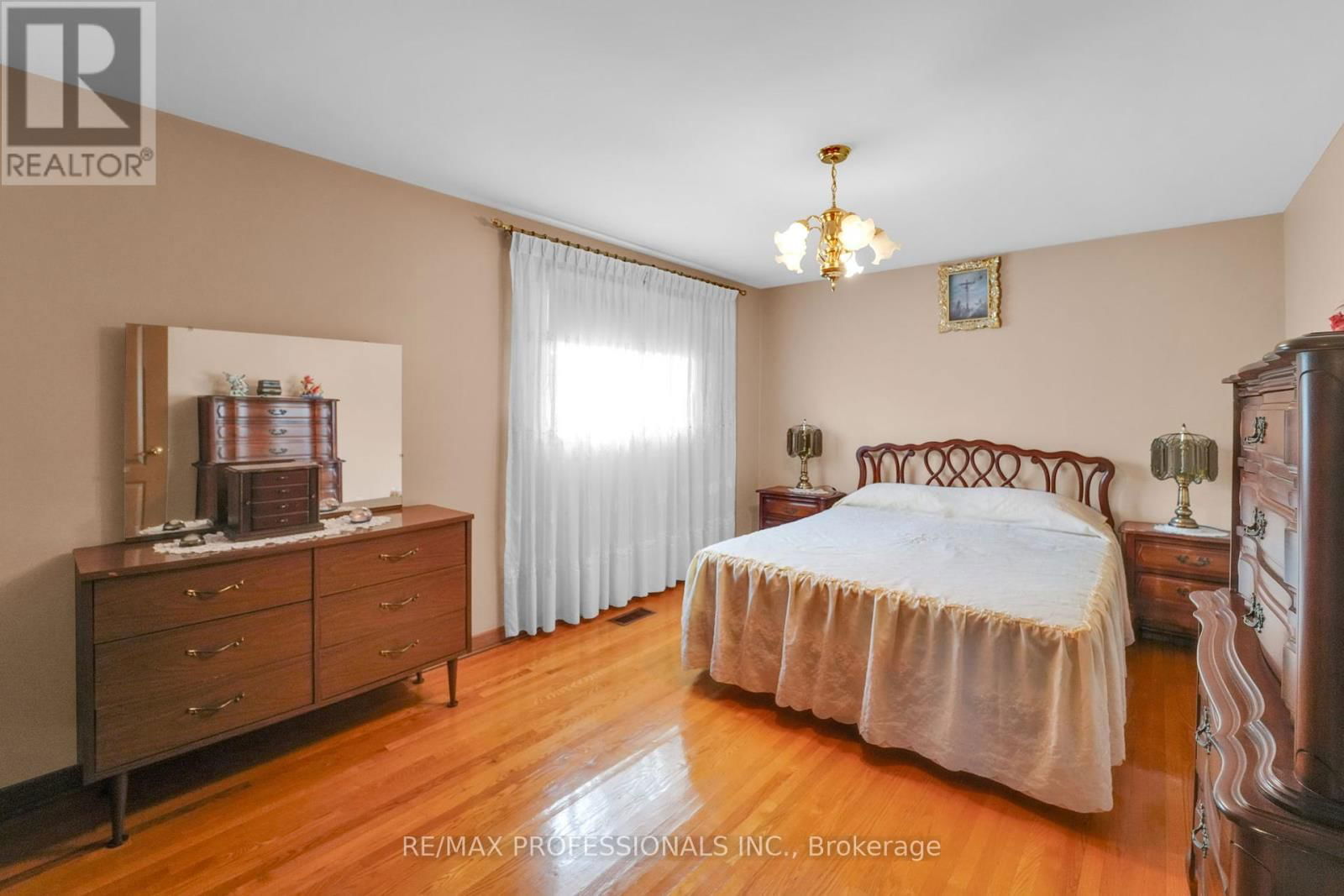 65 STRATHBURN BOULEVARD Image 17