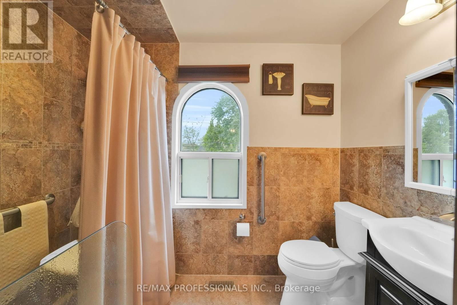 65 STRATHBURN BOULEVARD Image 20