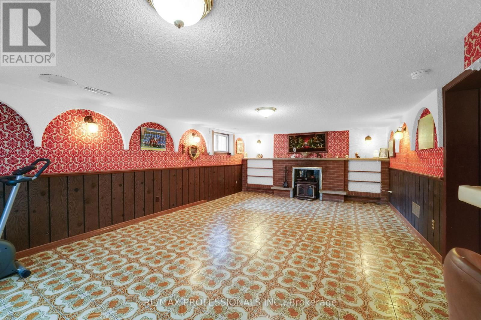 65 STRATHBURN BOULEVARD Image 22