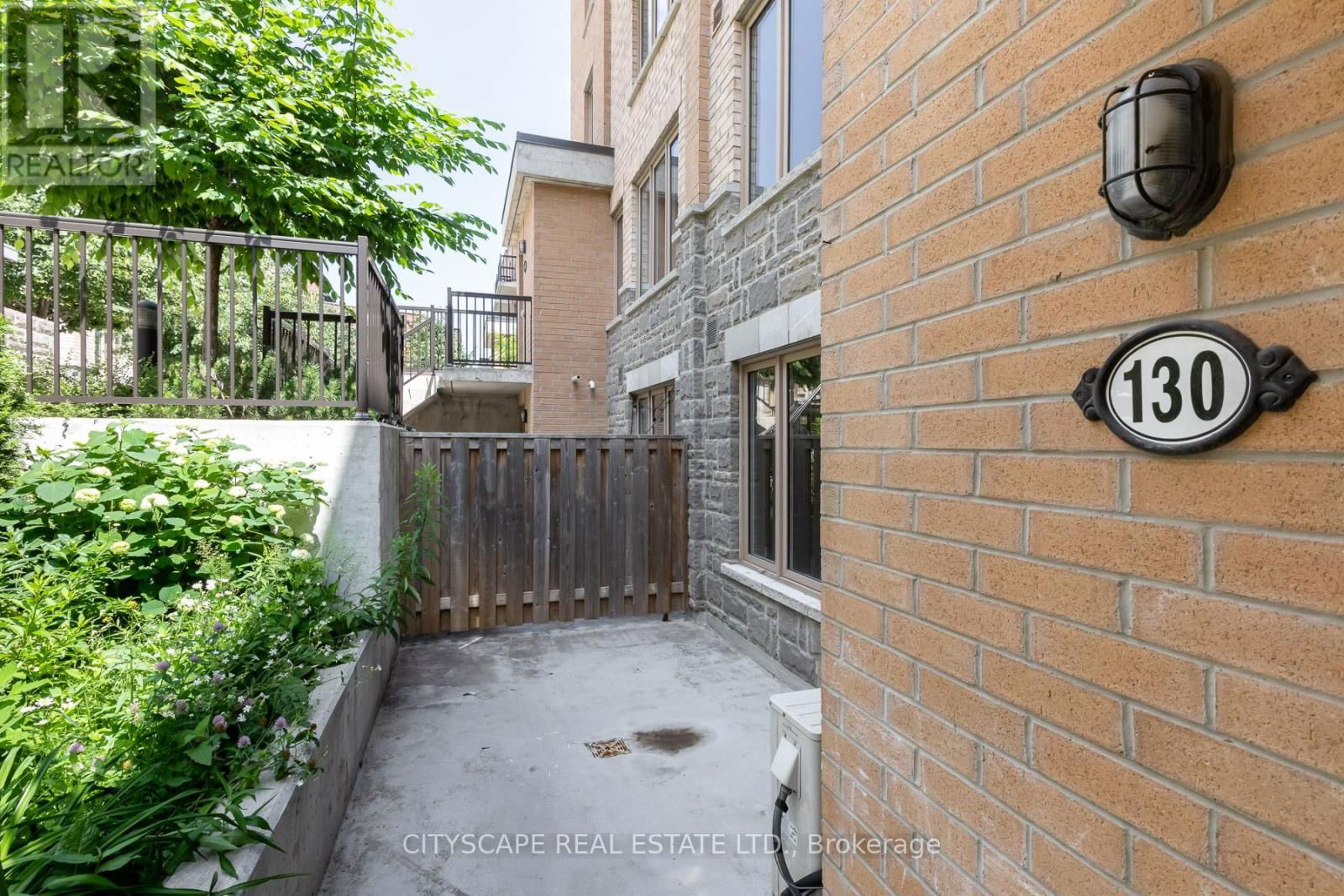 130 - 11 FOUNDRY AVENUE Image 13