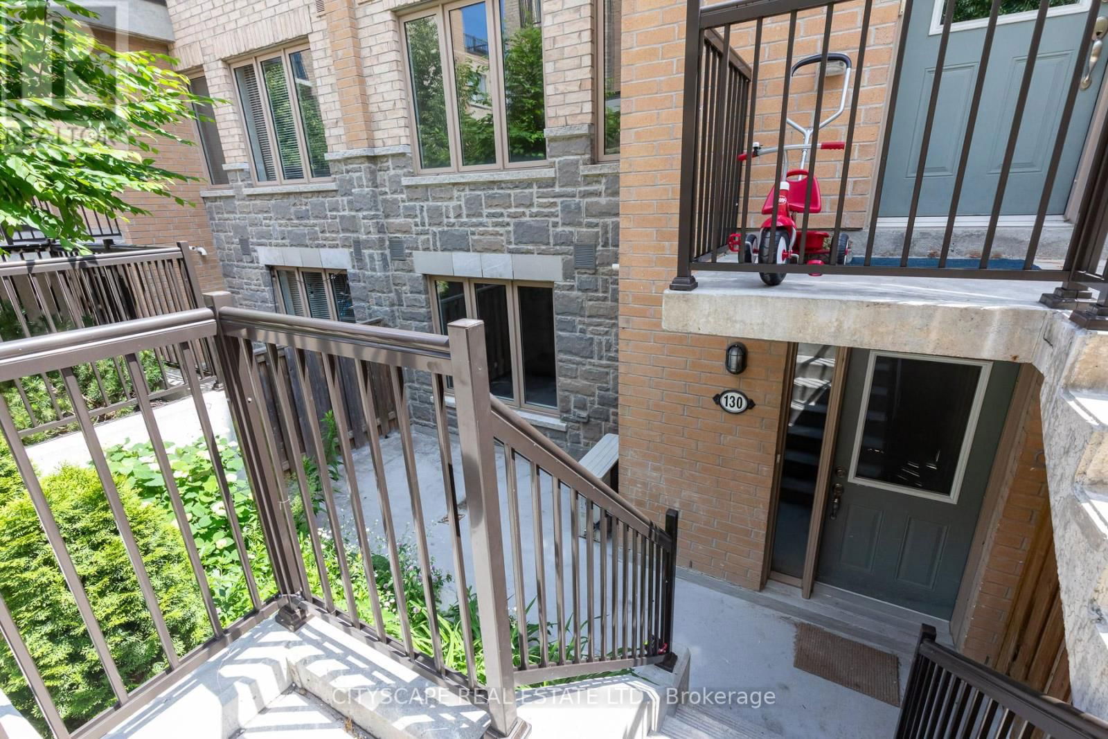 130 - 11 FOUNDRY AVENUE Image 14