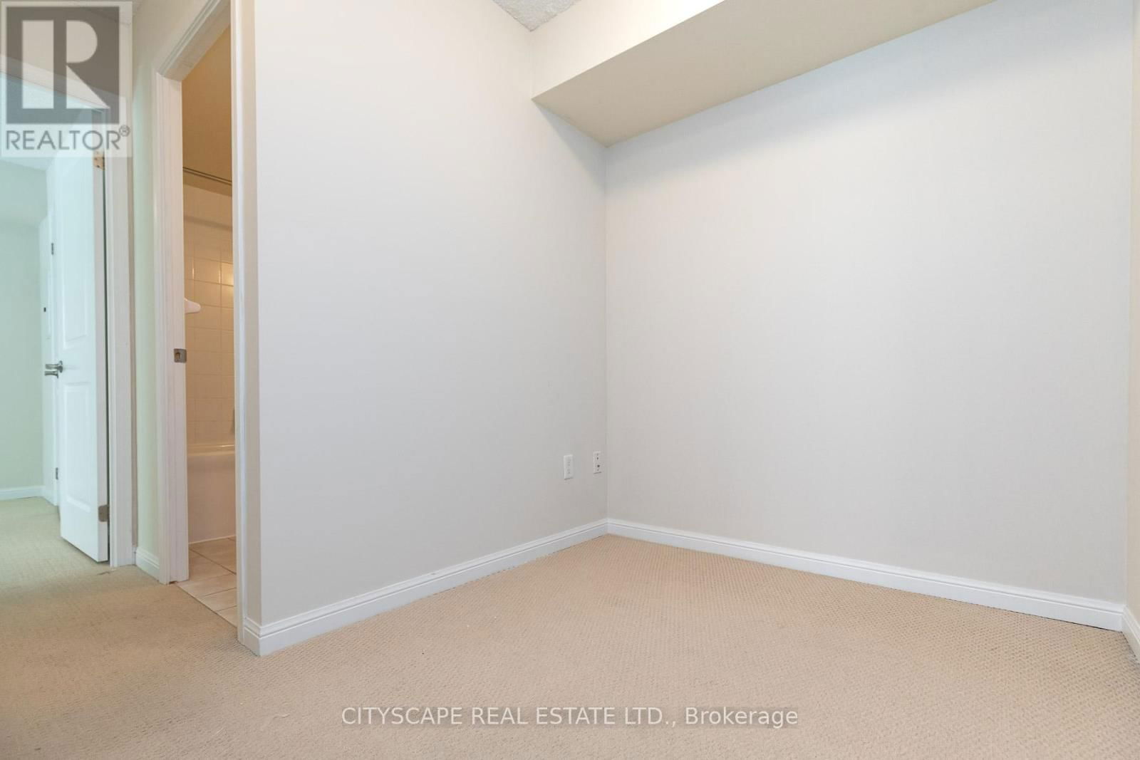 130 - 11 FOUNDRY AVENUE Image 6