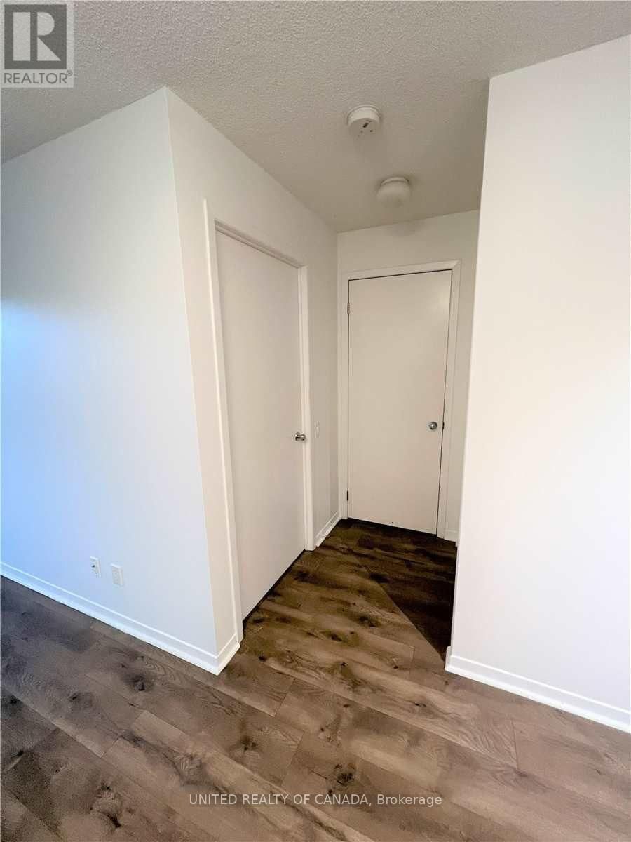 201 - 1040 THE QUEENSWAY AVENUE Image 20
