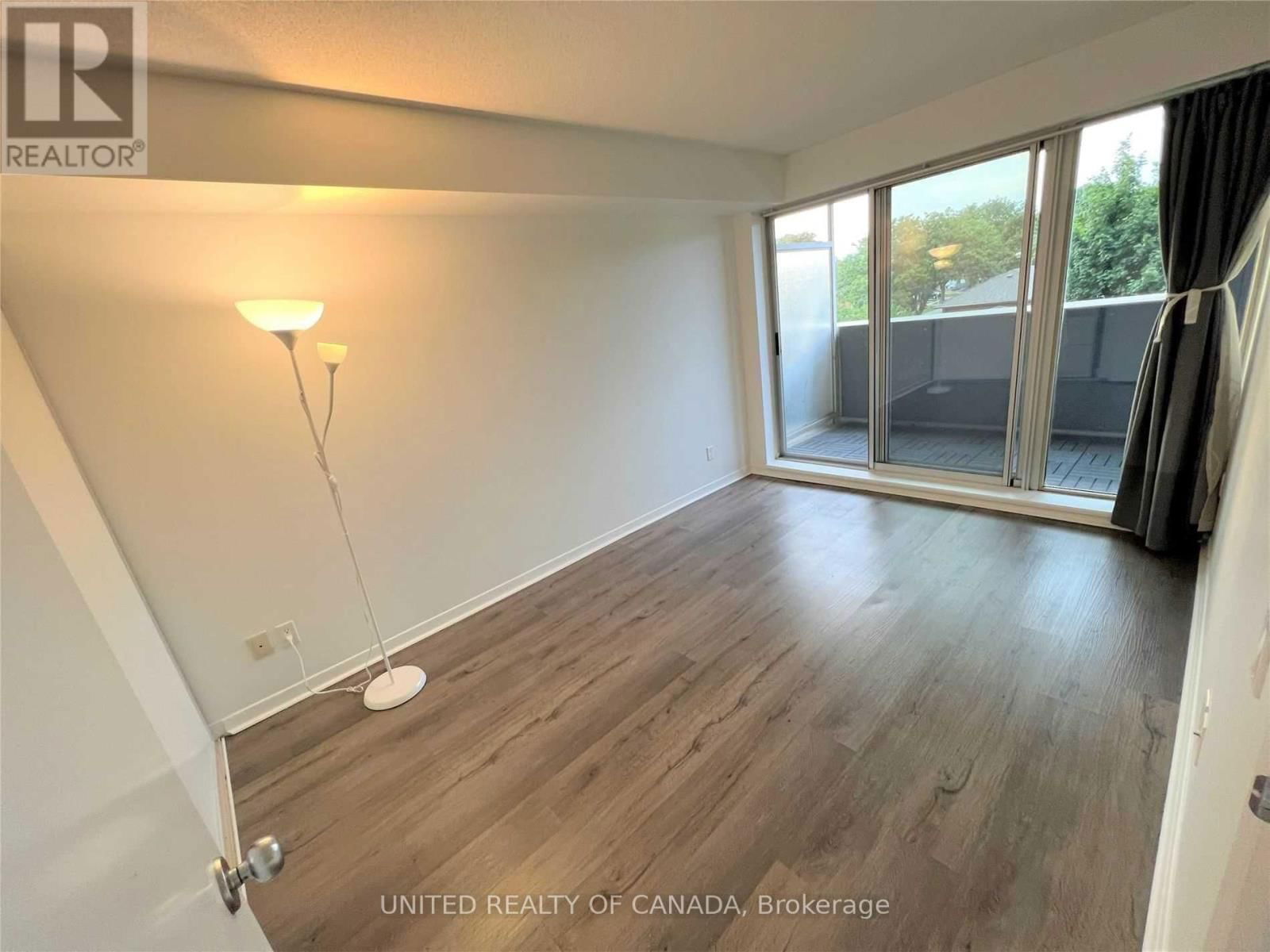 201 - 1040 THE QUEENSWAY AVENUE Image 7