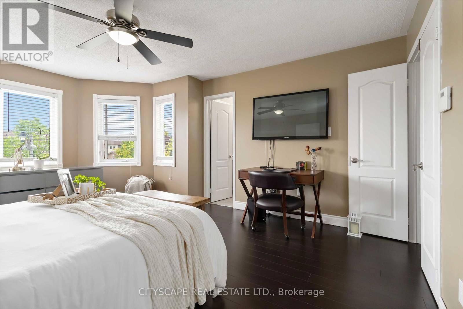 58 HANTON CRESCENT Image 22