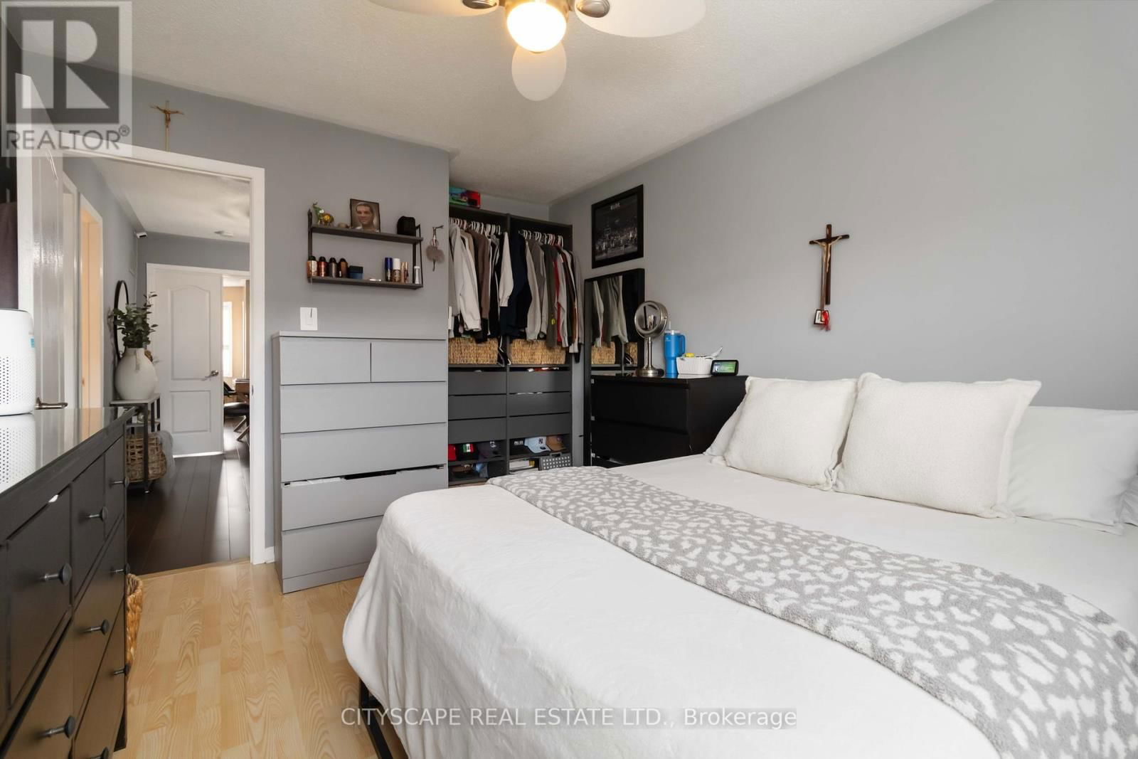 58 HANTON CRESCENT Image 31