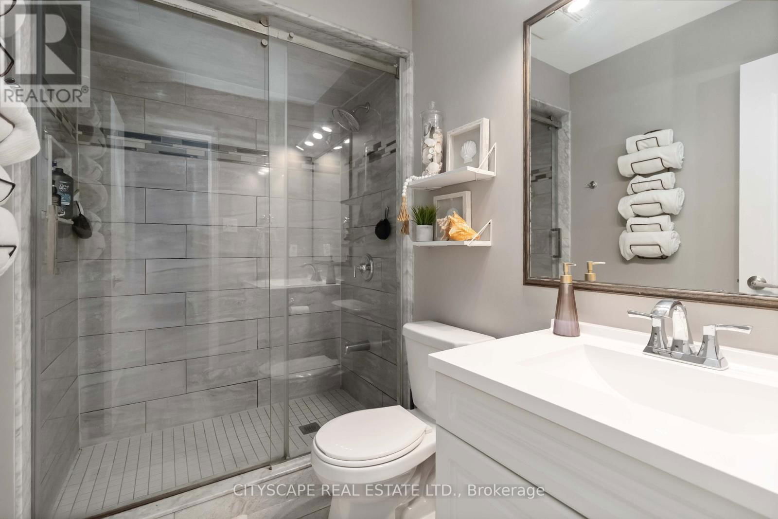 58 HANTON CRESCENT Image 33