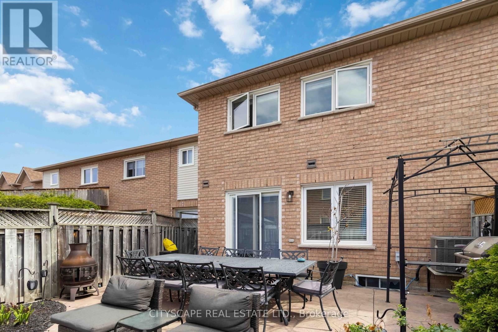 58 HANTON CRESCENT Image 39