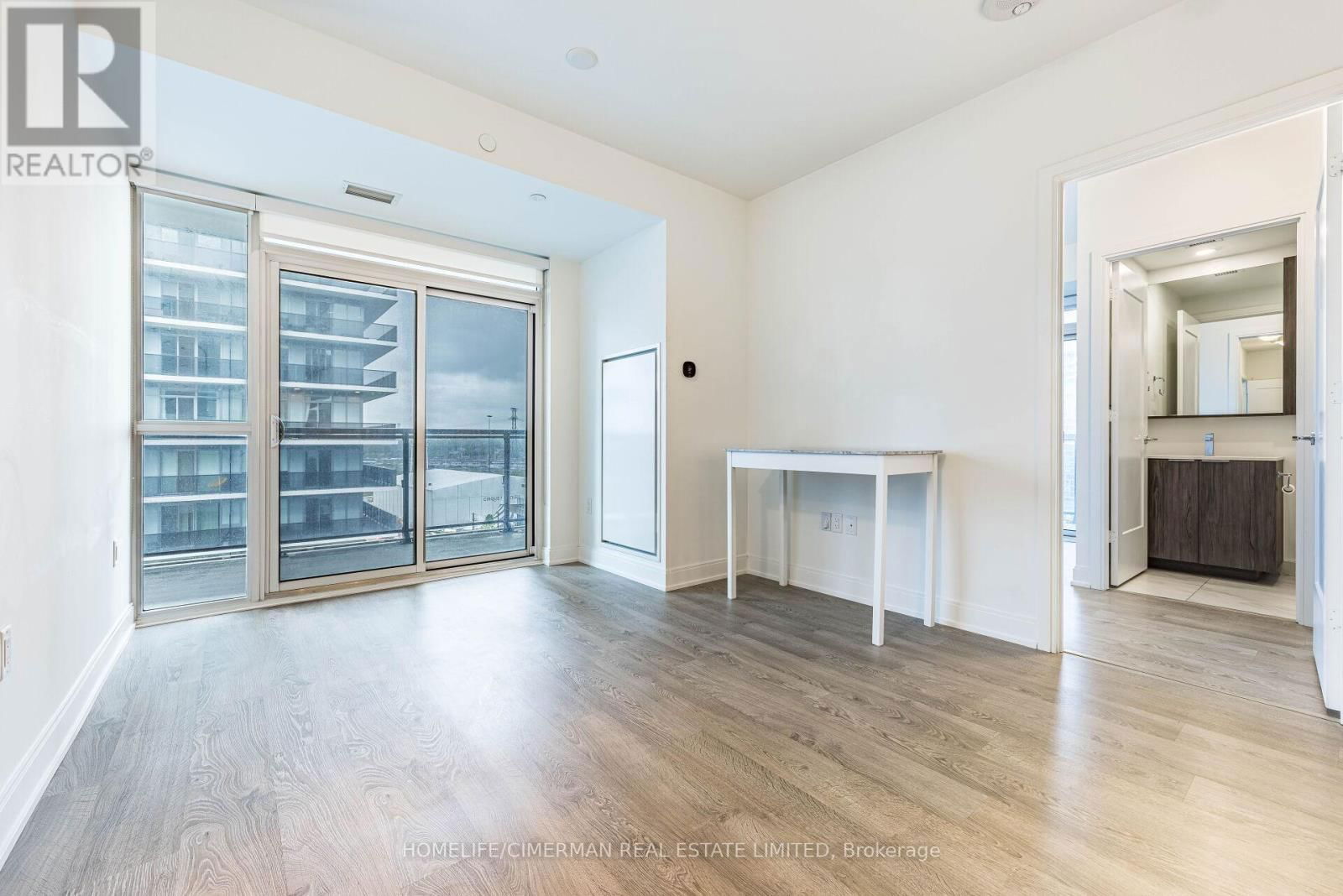 1204 - 65 ANNIE CRAIG DRIVE Image 15