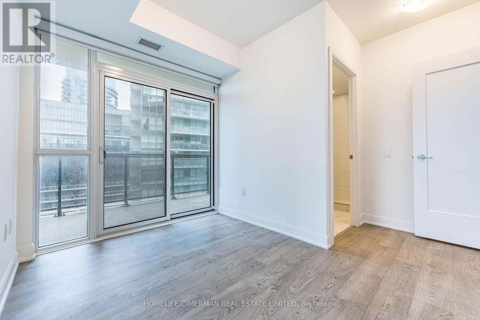 1204 - 65 ANNIE CRAIG DRIVE Image 20