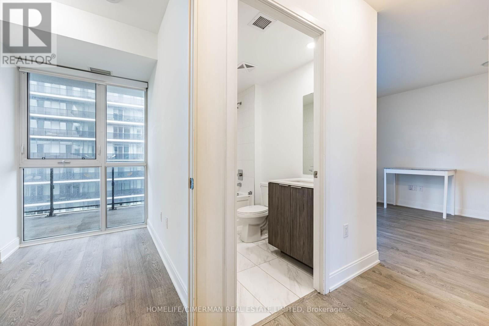 1204 - 65 ANNIE CRAIG DRIVE Image 23