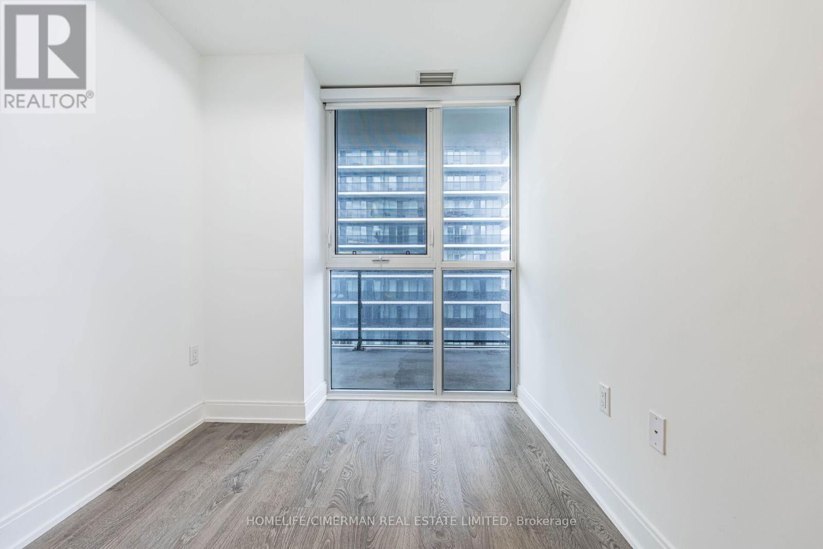 1204 - 65 ANNIE CRAIG DRIVE Image 28