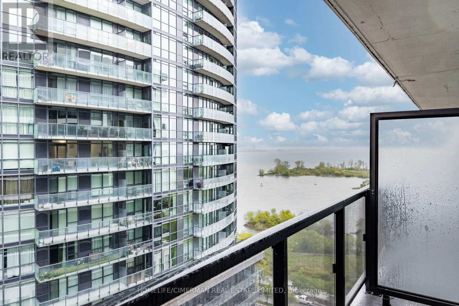 1204 - 65 ANNIE CRAIG DRIVE Image 32