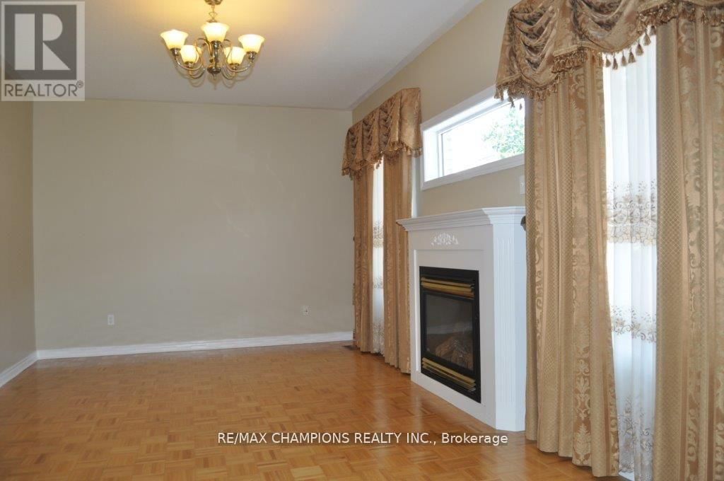 104 MASTERS GREEN CRESCENT Image 5