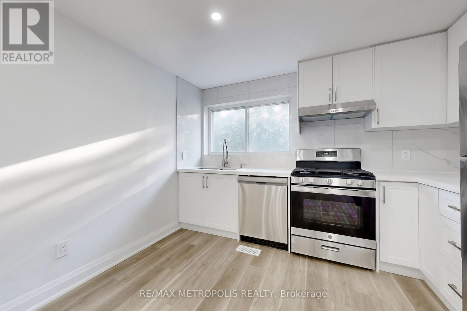 #2 UPPER - 85 PRIMULA CRESCENT Image 6
