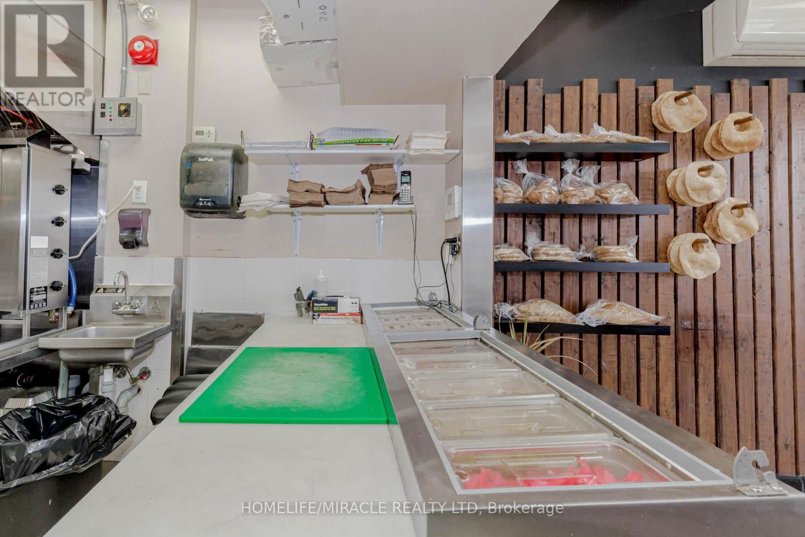 23 - 128 QUEEN STREET SOUTH Image 23