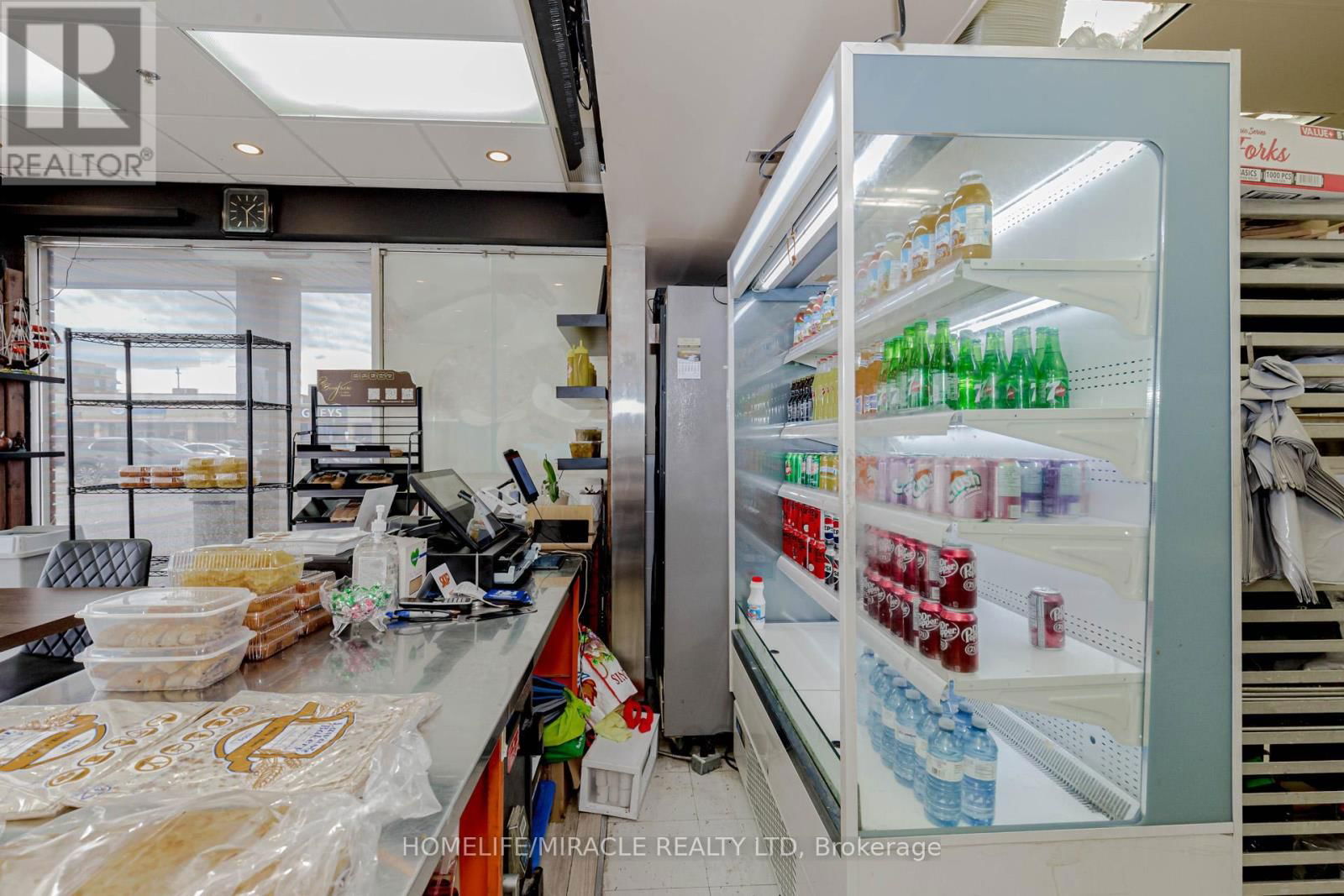 23 - 128 QUEEN STREET SOUTH Image 24