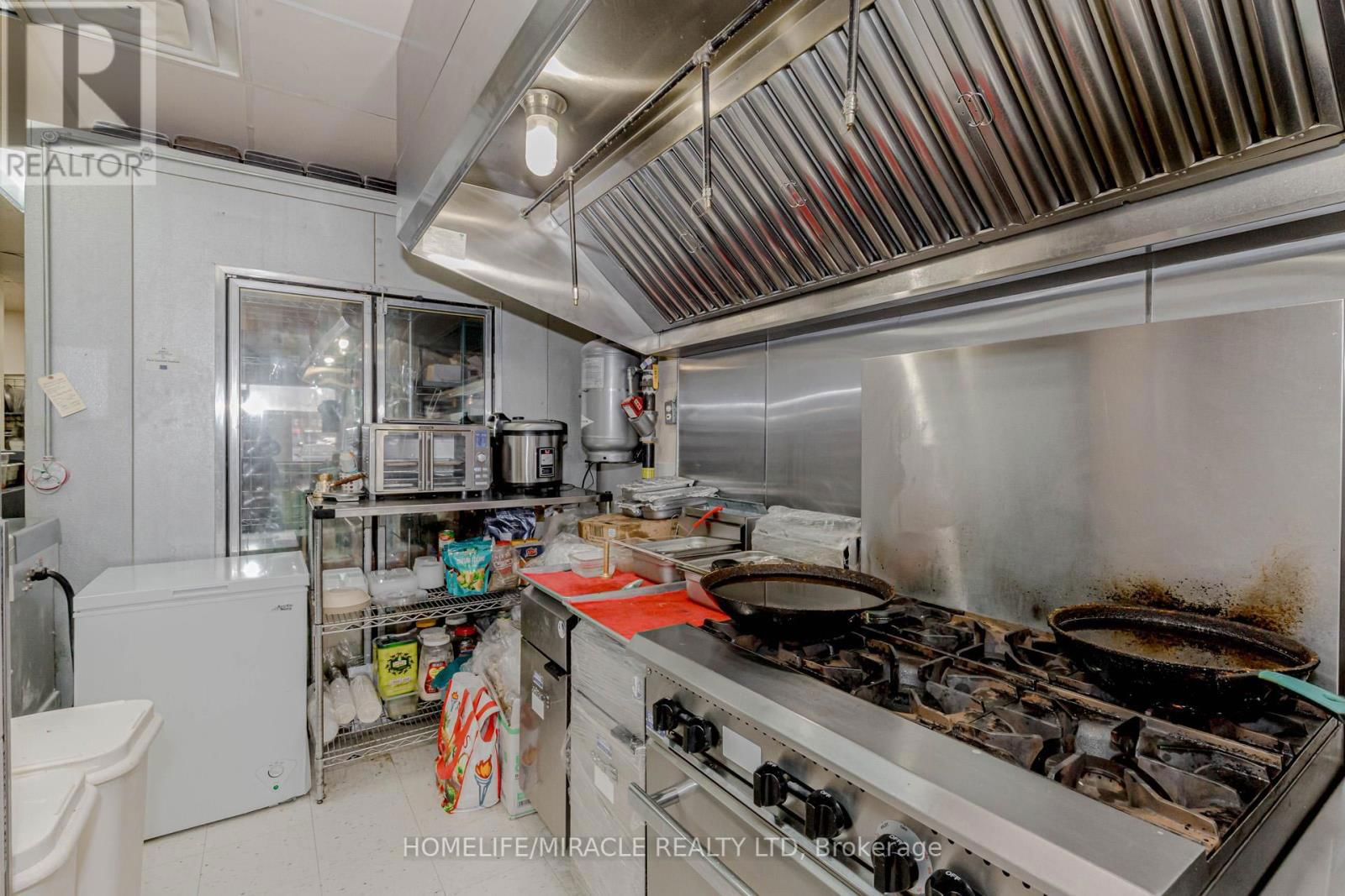23 - 128 QUEEN STREET SOUTH Image 27