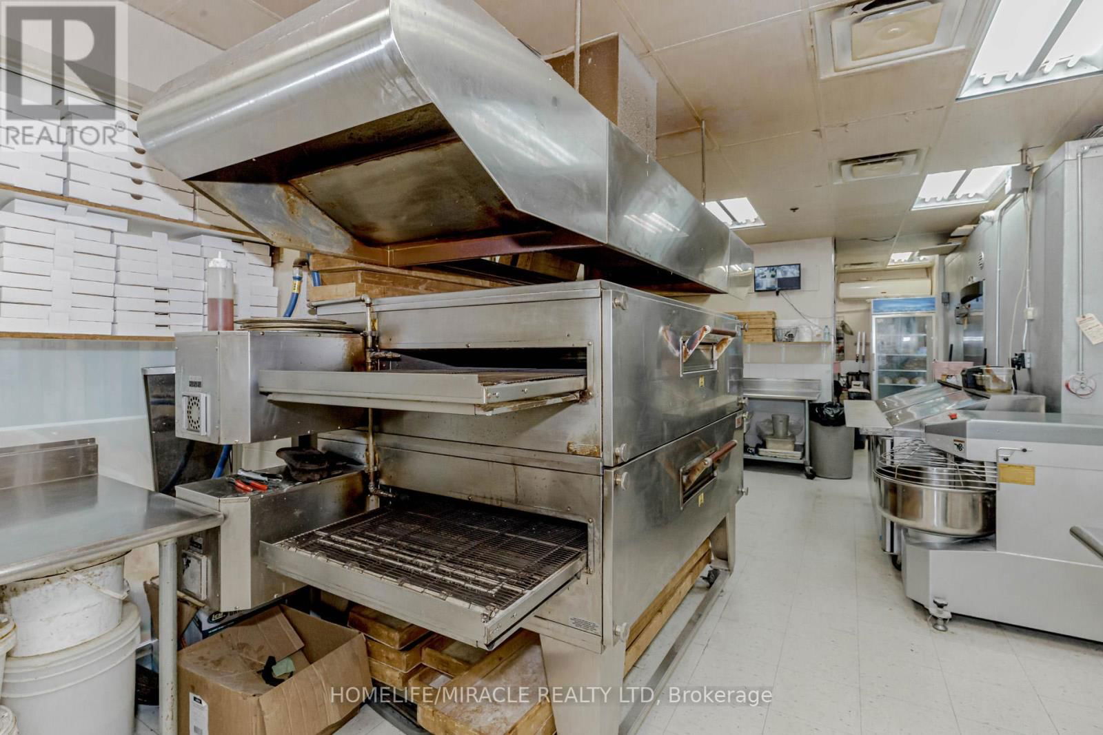 23 - 128 QUEEN STREET SOUTH Image 33