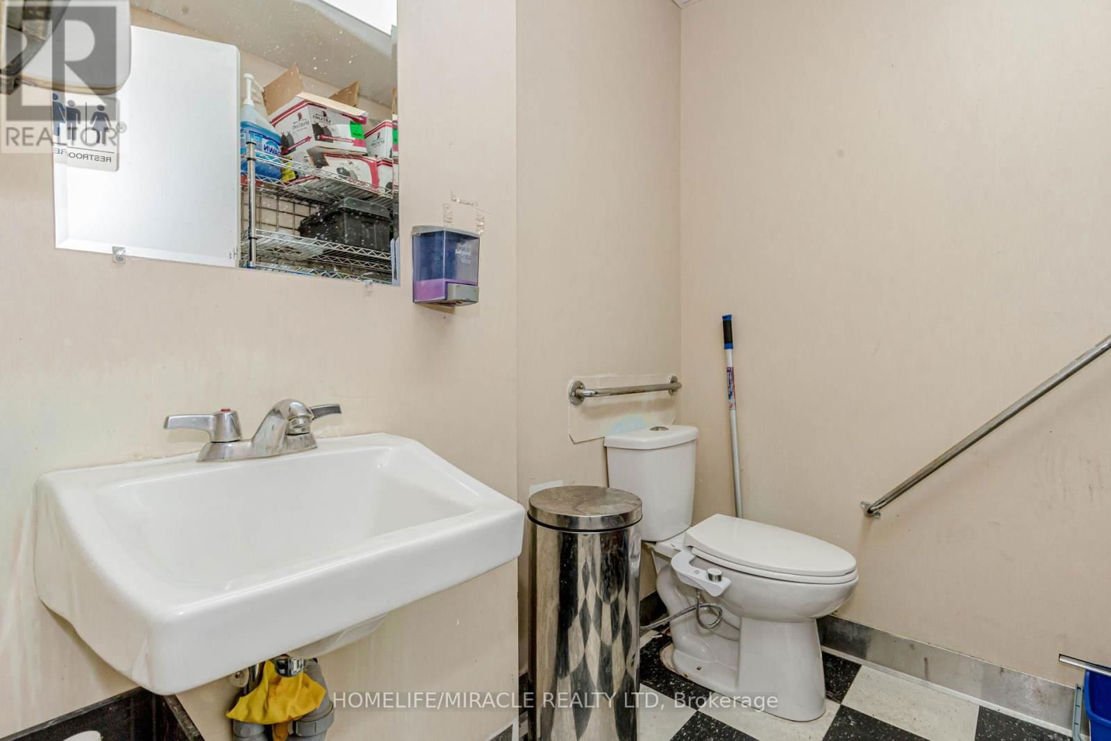 23 - 128 QUEEN STREET SOUTH Image 47