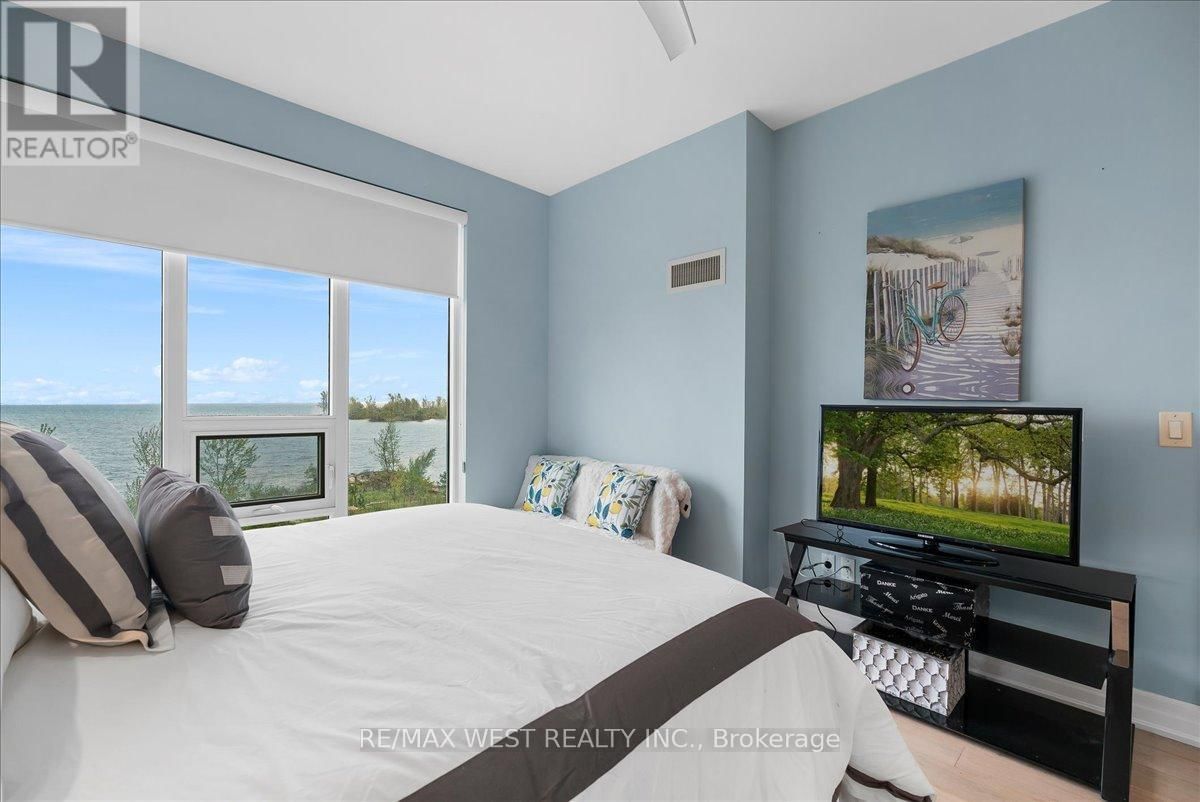 310 - 58 MARINE PARADE DRIVE Image 13