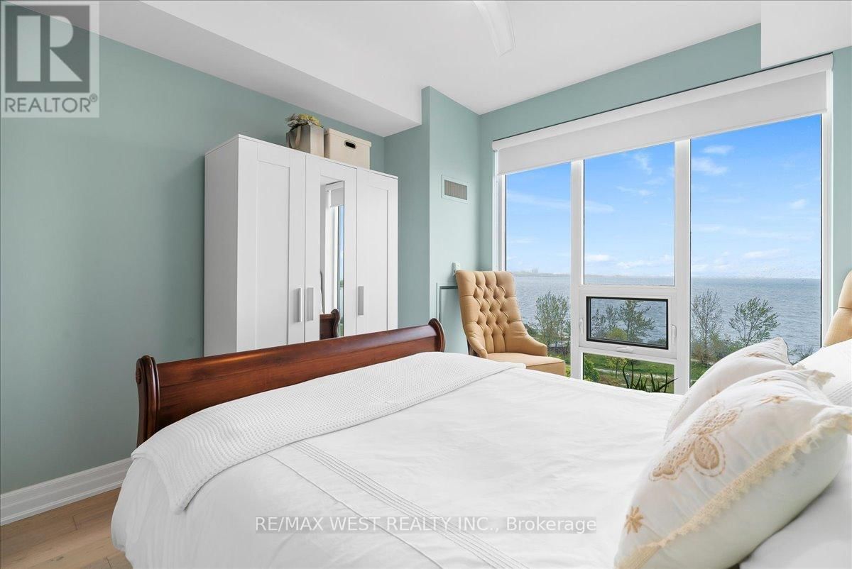 310 - 58 MARINE PARADE DRIVE Image 18