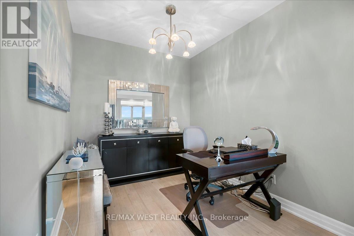 310 - 58 MARINE PARADE DRIVE Image 21