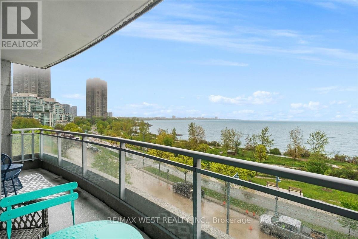 310 - 58 MARINE PARADE DRIVE Image 24